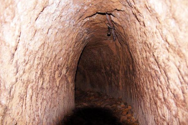 4. Cu Chi Tunnels Vietnam (misteraladin.com)