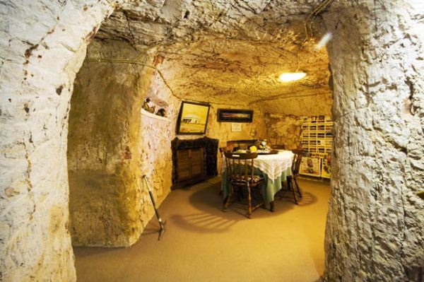 6. Coober Pedy Australia (misteraladin.com)