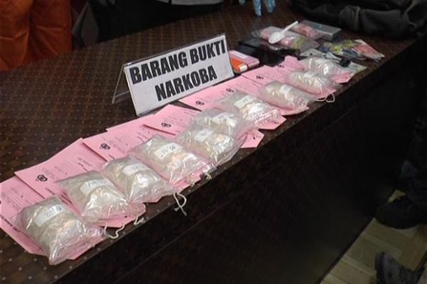 Polrestabes Surabaya Ringkus Dua Kurir Sabu Jaringan Internasional 