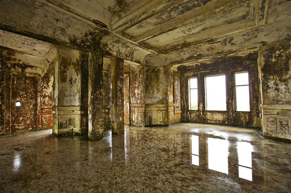 5 Hotel Terbengkalai di Dunia yang Menyeramkan
