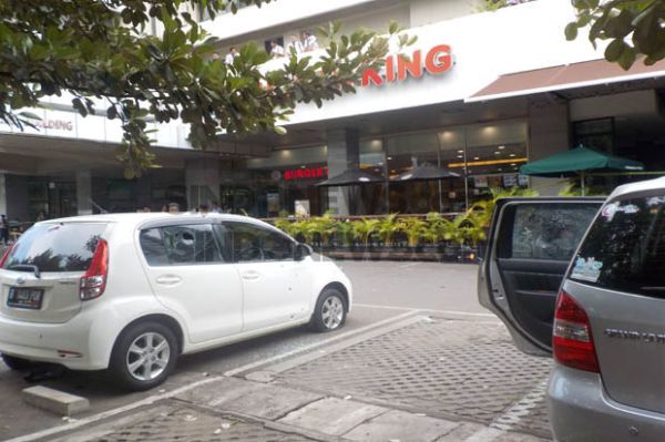 Blarr.., Starbucks Pun Hancur Berantakan