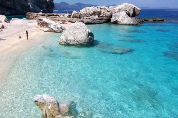 5 Pantai Tersembunyi Paling Indah di Dunia
