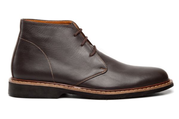 5 Sepatu Pria yang Wajib di Musim Hujan