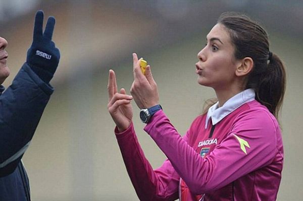 Deretan Wasit Cantik yang Menghebohkan Sepak Bola