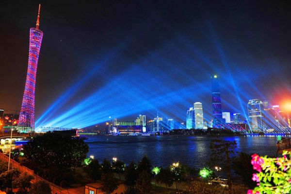 Guangzhou Tower salah satu proyek yang dibangun Bauing Construction Group di China (sacbee.com)