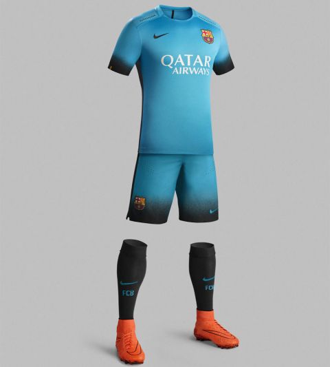 Barca Lanjutkan Tren Jersey Kontroversi Lawan Roma