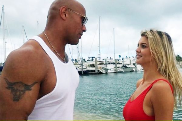 kelly-rohrbach-baywatch-cj-parker-saat syuting bersama The Rock (instagram)