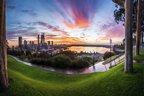 kota perth dan sungai swan dilihat dari kings park (kateanderson.com)