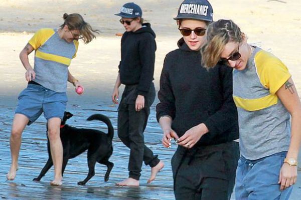 Kristen Stewart dengan Alicia Cargile (mirror.co.uk)