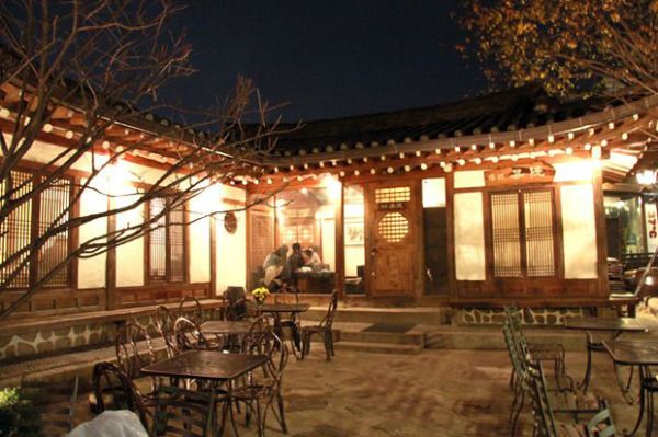 Menikmati Teh dan Seni di Kyungin Museum of Fine Art