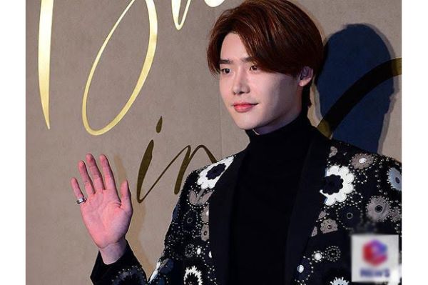 Suzy Ditemani Lee Jong Suk Hadiri Pembukaan Toko