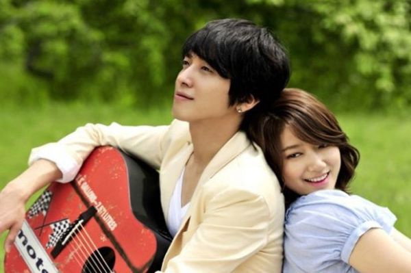 Yong Hwa dan Park Shin Hye Yong Hwa dan Park Shin Hye
