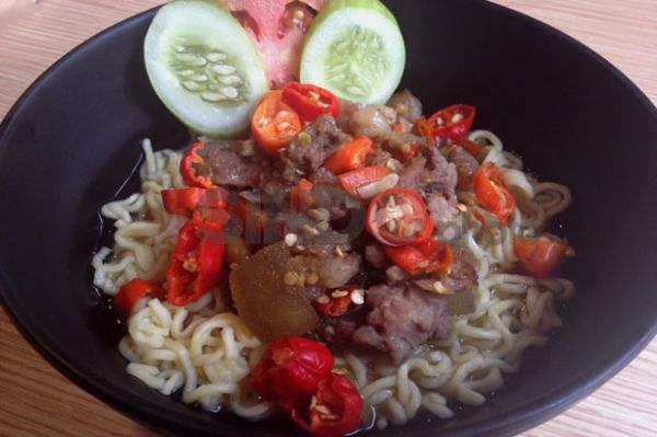 Indomie Oseng Mercon What's Up Cafe Indomie Oseng Mercon What's Up Cafe