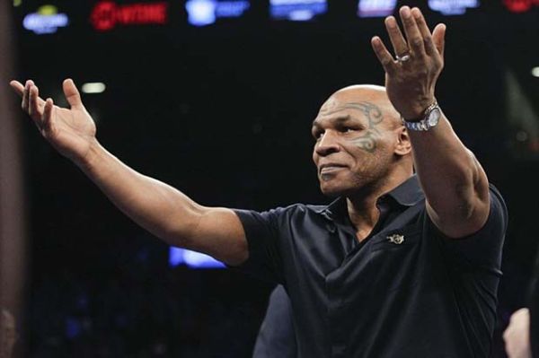 Tyson Kacaukan Perayaan Kemenangan Wilder