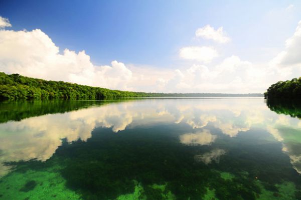 7 Danau Berair Sebening Kaca di Indonesia