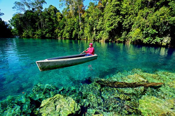 7 Danau Berair Sebening Kaca di Indonesia