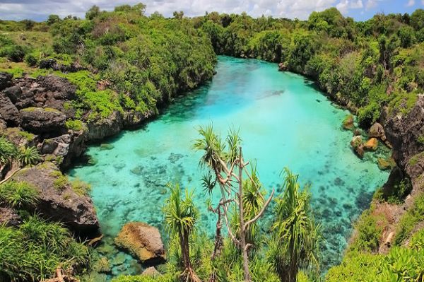 7 Danau Berair Sebening Kaca di Indonesia