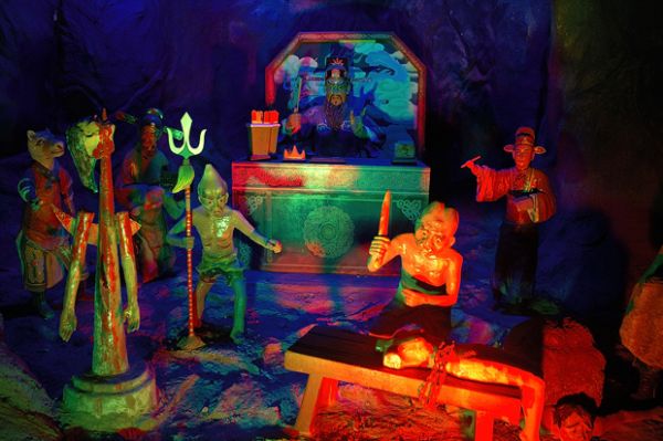 Seramnya Gambaran Neraka di Haw Par Villa, Singapura