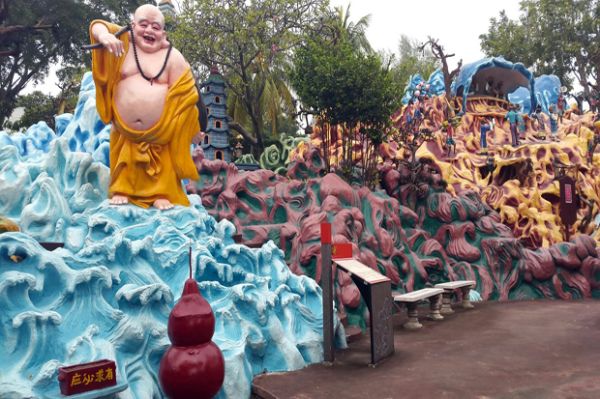 Seramnya Gambaran Neraka di Haw Par Villa, Singapura