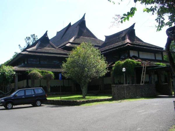 Hii Seram! Lihat 6 Tempat Angker di Bandung Ini
