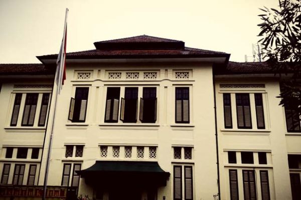 Hii Seram! Lihat 6 Tempat Angker di Bandung Ini