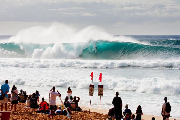 7 Spot Surfing Terbaik di Indonesia Selain Bali