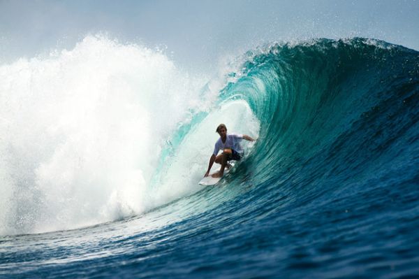 7 Spot Surfing Terbaik di Indonesia Selain Bali