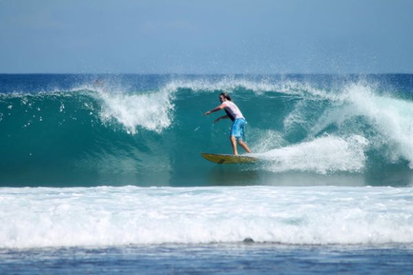 7 Spot Surfing Terbaik di Indonesia Selain Bali