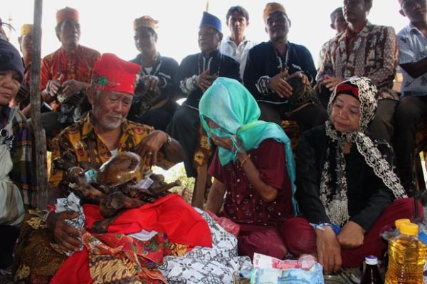 5 Tradisi Paling Seram di Indonesia