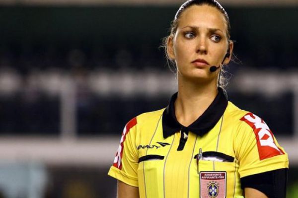 Deretan Wasit Cantik yang Menghebohkan Sepak Bola
