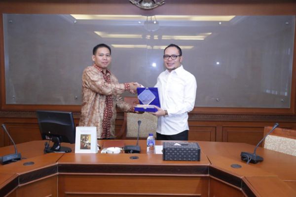 Audiensi Pahlawan untuk Indonesia dengan Menteri Tenaga Kerja dan Transmigrasi Hanif Dhakiri