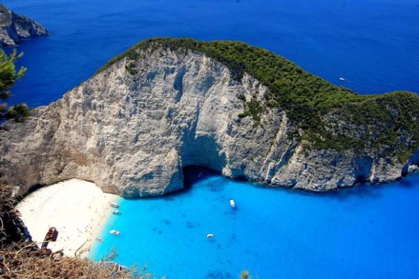 5 Pantai Tersembunyi Paling Indah di Dunia