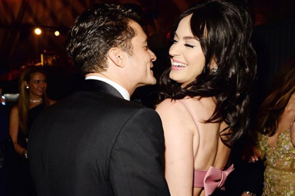orlando-bloom-katy-perry-flirting di Golden Globe Awards 2016. (wennermedia.com)