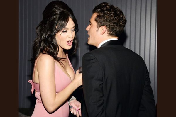 orlando-bloom-katy-perry-talking di Golden Globe Awards 2016 (wennermedia.com)