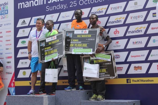 Hasil Lengkap Juara Mandiri Jakarta Marathon 2015