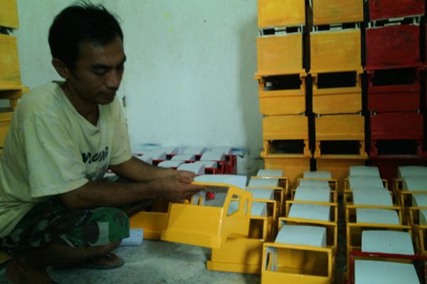 Manfaatkan Limbah Pabrik, Sebulan Raup Rp12 Juta