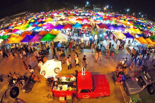 Pasar Malam Ratchada (Bangkok, Thailand)