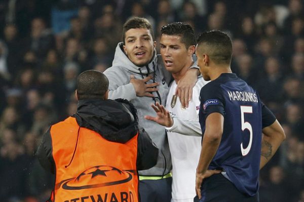 Gagal Cetak Gol, Ronaldo Dapat Hadiah Pelukan