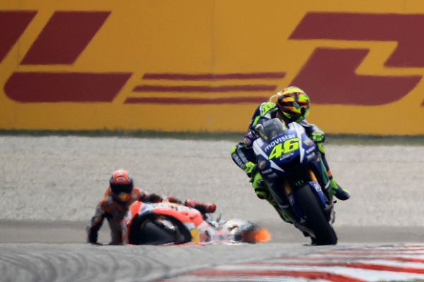 Senggolan Rossi: Mulai dari Biaggi, Gibernau, Stoner Hingga Marquez