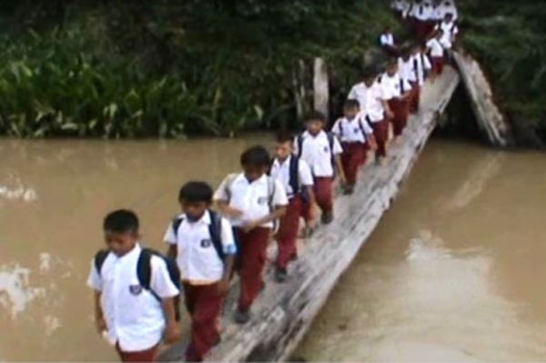 Perjuangan Siswa di Aceh Singkil Menuju Sekolah