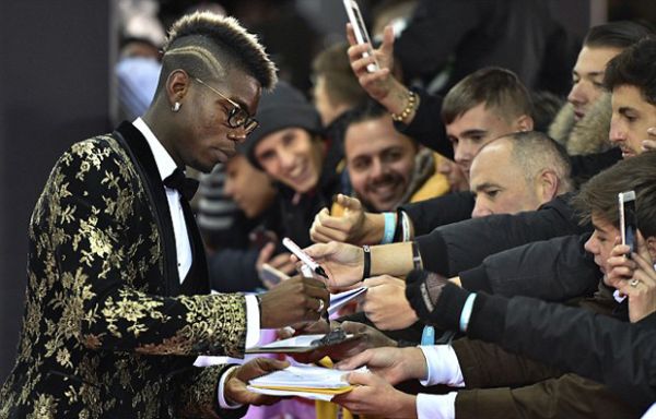 Pogba Ajak Ibunda di Malam Penghargaan Ballon d'Or