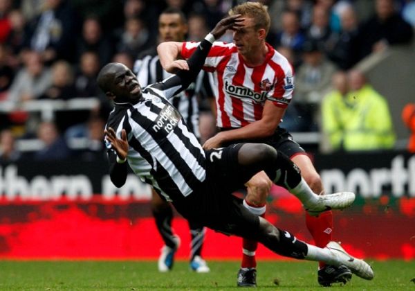 6 Pesepak Bola Paling Brutal di Dunia