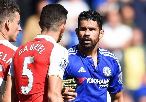 6 Pesepak Bola Paling Brutal di Dunia