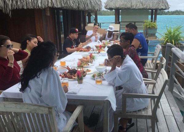 Mayweather Jr Ajak Justin Bieber Plesiran di 'Surga'