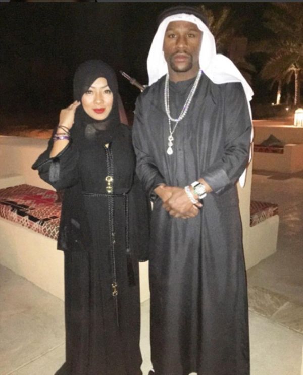 Mayweather Plesiran Naik Unta di Tanah Arab