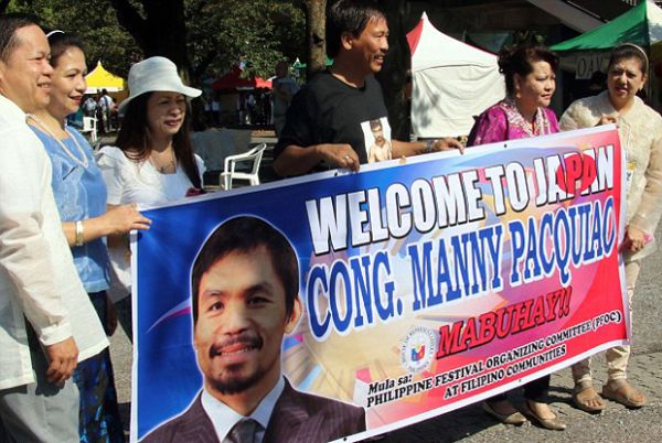 Plesiran ke Jepang, Pacquiao Galang Dukungan Politik?