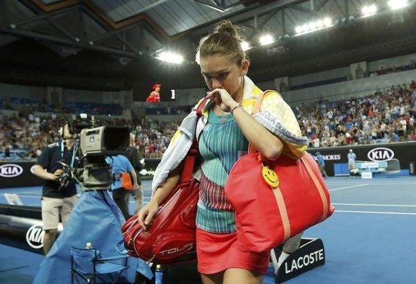 Halep Menangis usai Tersisih di Babak Pertama