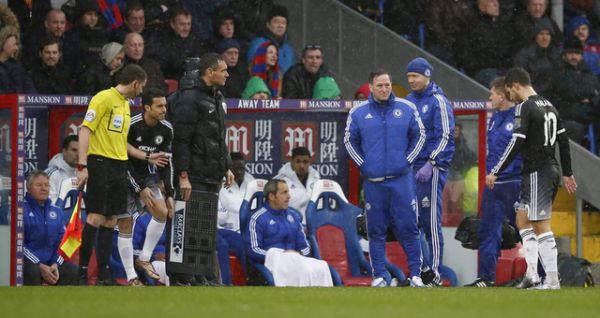 Cedera Hazard Warnai Kemenangan Pertama Hiddink