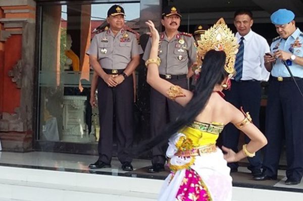 Tinjau Persiapan Pilkada di Bali, Wakapolri Disambut Tari Sekar Jepun