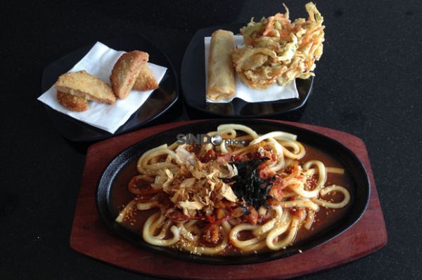 Spicy Seafood Udon Hotplate